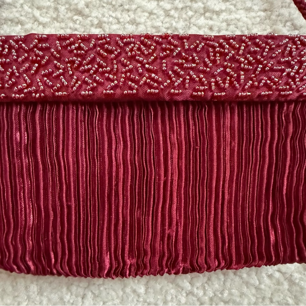 SOLD Red beaded evening bag - Picture 5 of 8